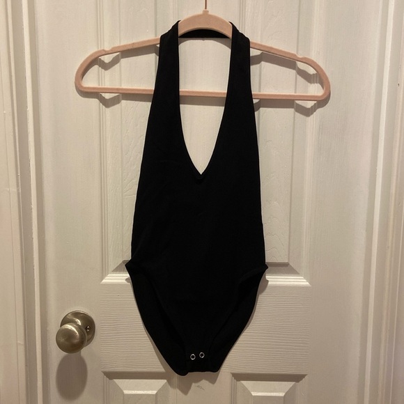 NWT Forever 21 Black Ribbed Seamless Halter Bodysuit - Picture 1 of 9